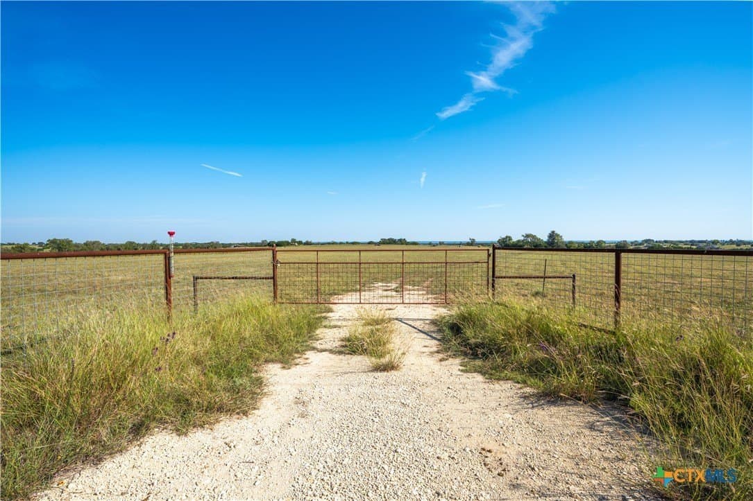 133.33 acres in Coryell County - photo 2