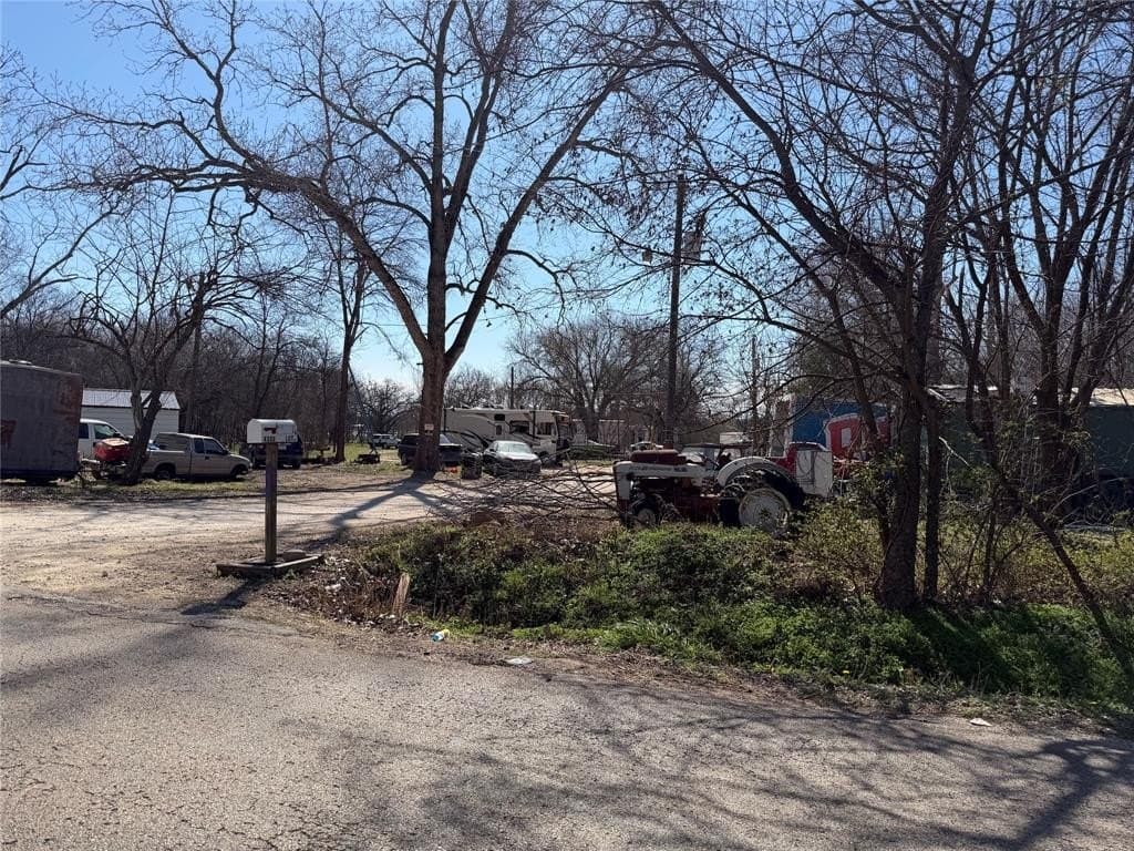 5.97 acres in Johnson County - photo 4