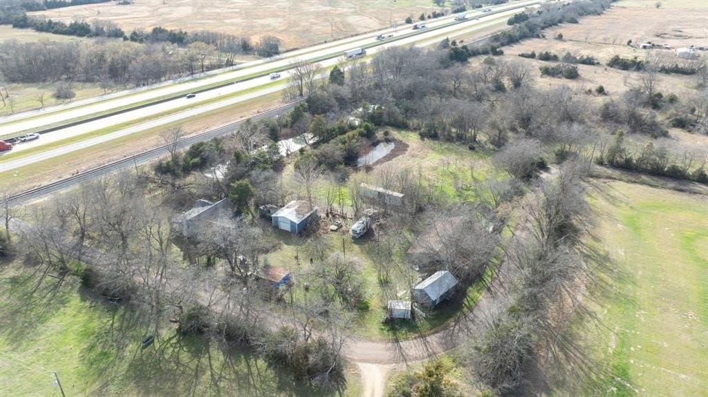 10 acres in Hopkins County - photo 4