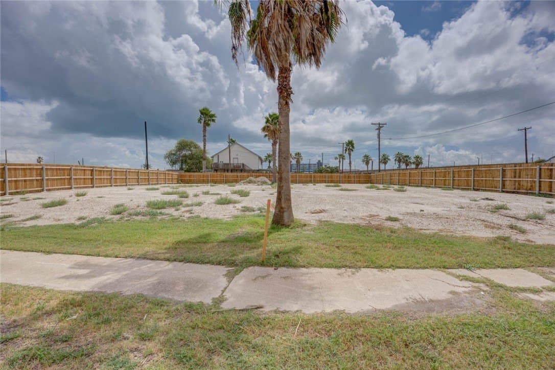 0.14 acres in Nueces County - photo 4