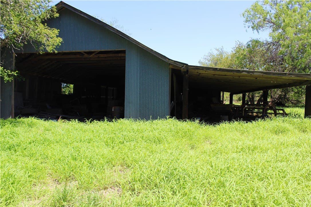 180 acres in Kleberg County - photo 4