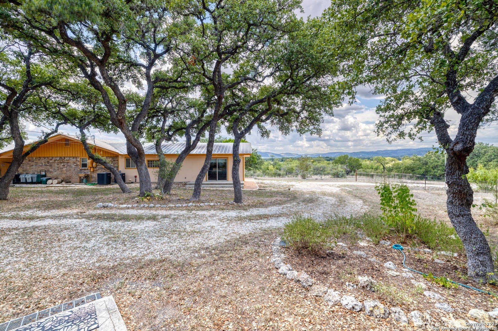 12.62 acres in Real County - photo 4