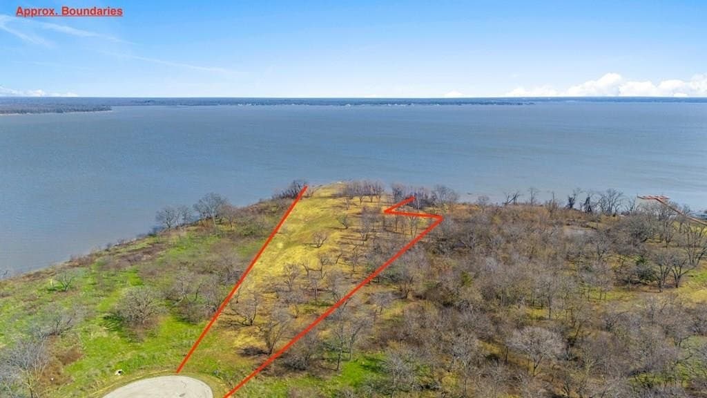 8424 Edgewater Dr