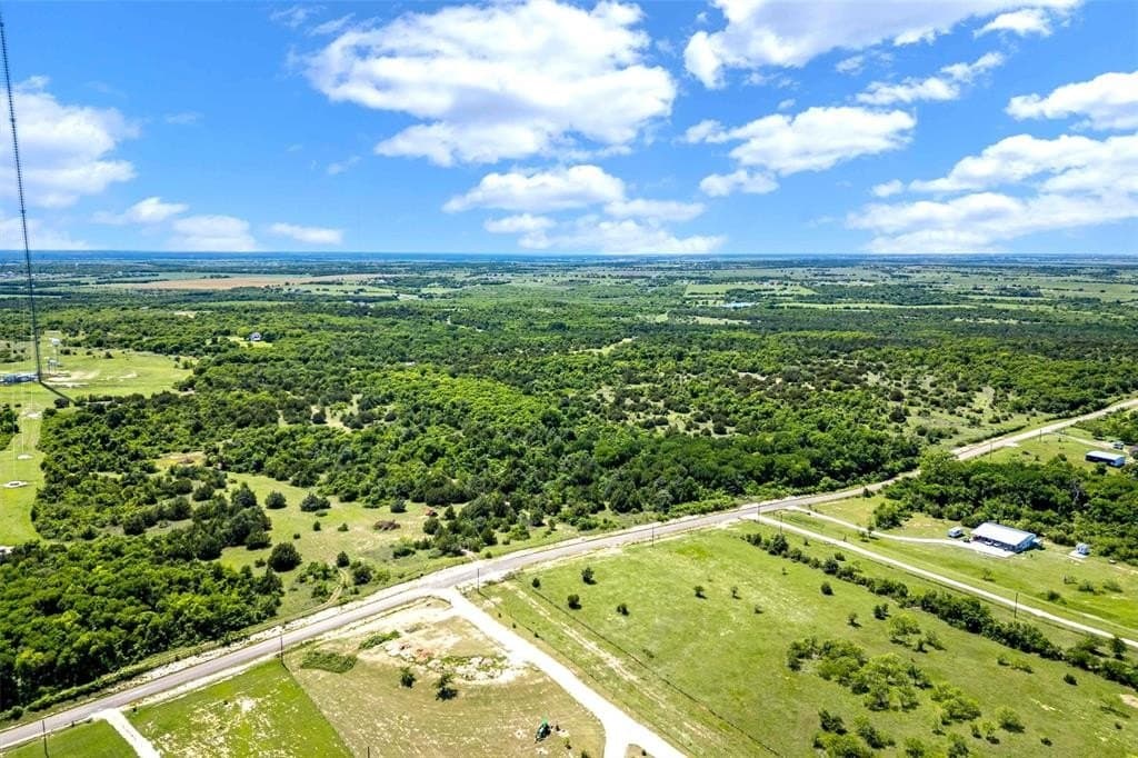 13.7 acres in McLennan County - photo 4