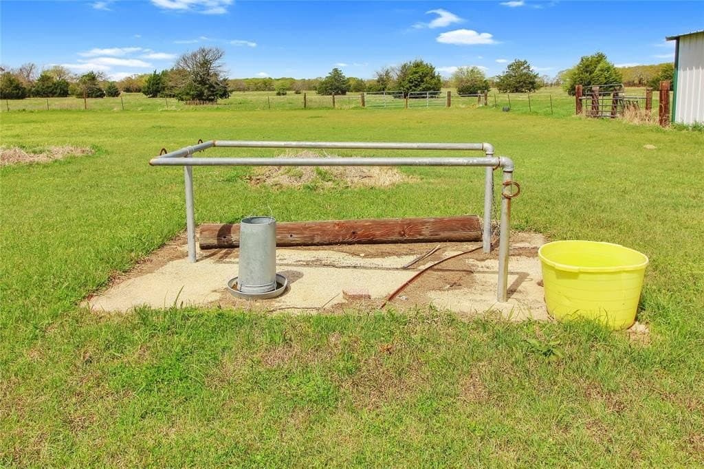 10 acres in Kaufman County - photo 32