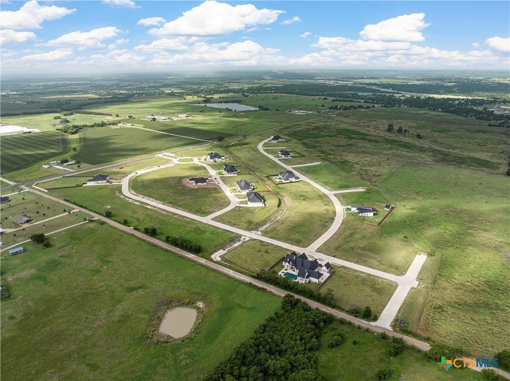 0.92 acres in McLennan County - photo 8