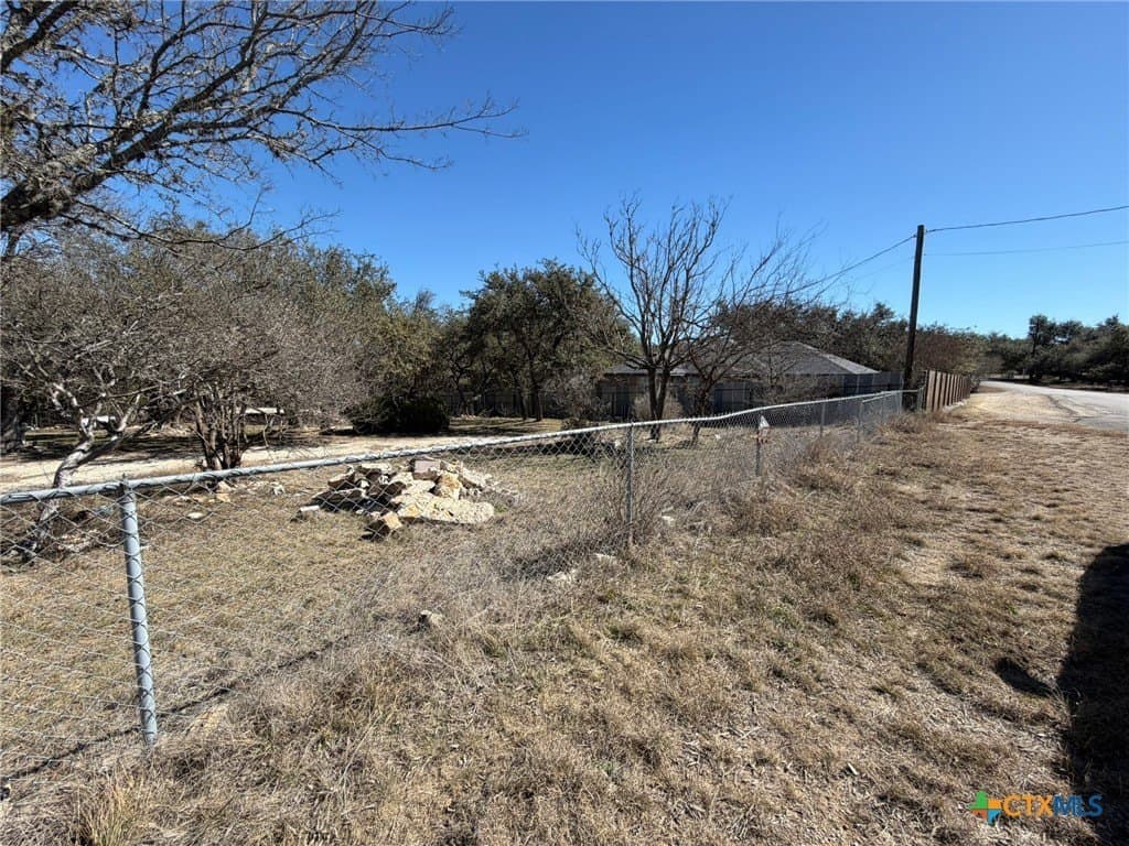 0.23 acres in Comal County - photo 3