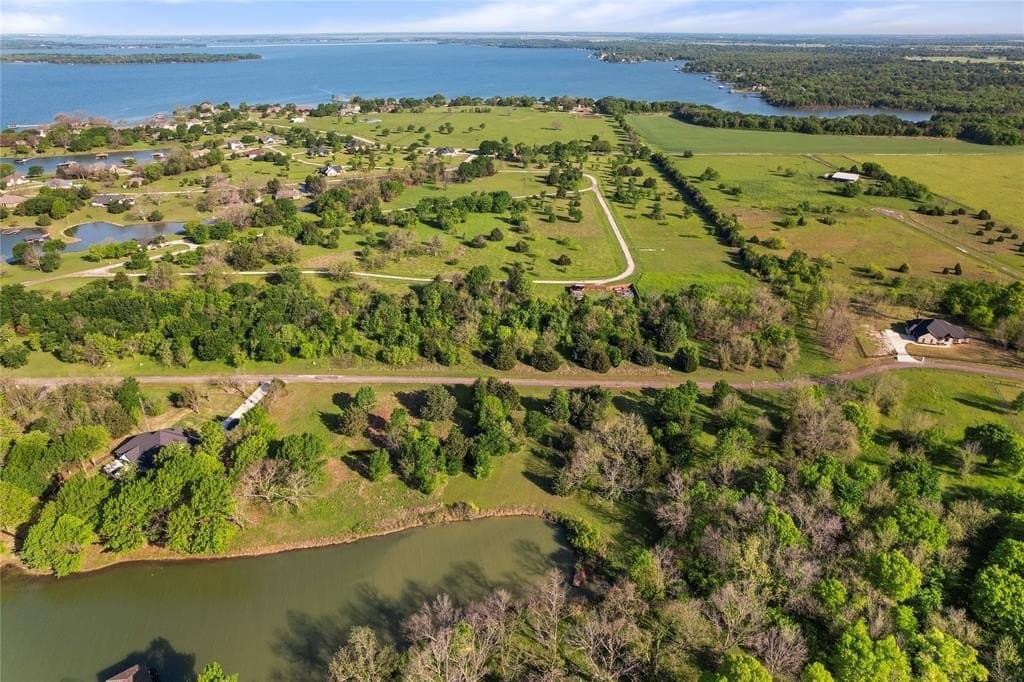 0.66 acres in Navarro County - photo 7