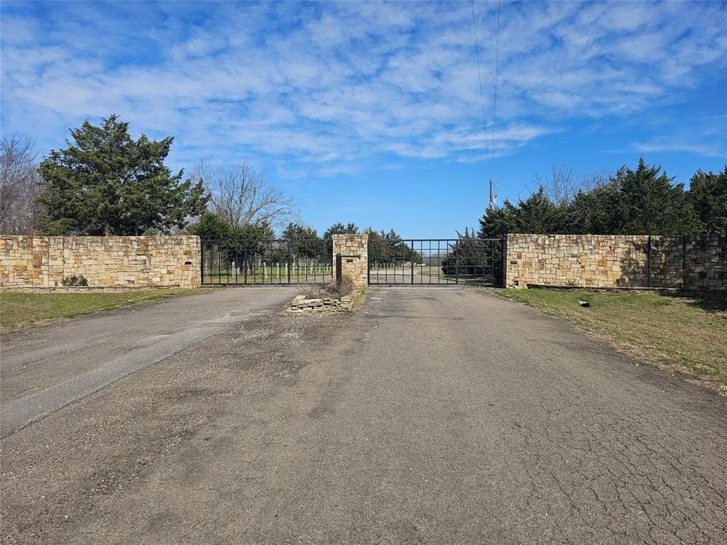 0.66 acres in Navarro County - photo 10