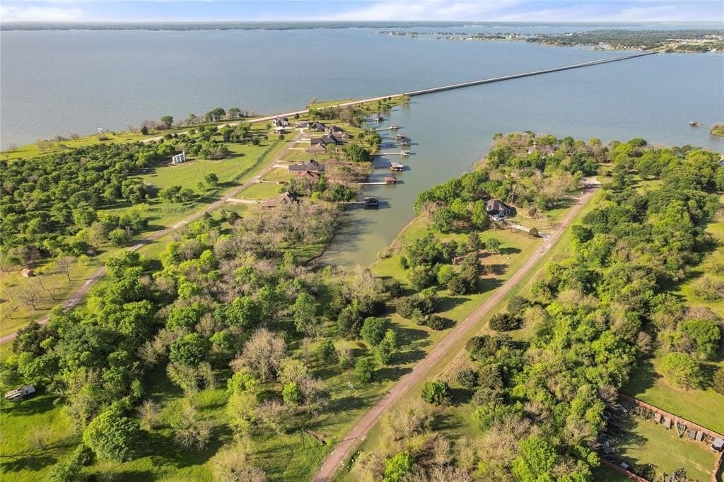 0.66 acres in Navarro County - photo 4