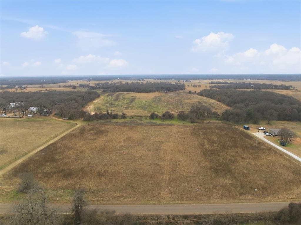 1 acres in McLennan County - photo 2