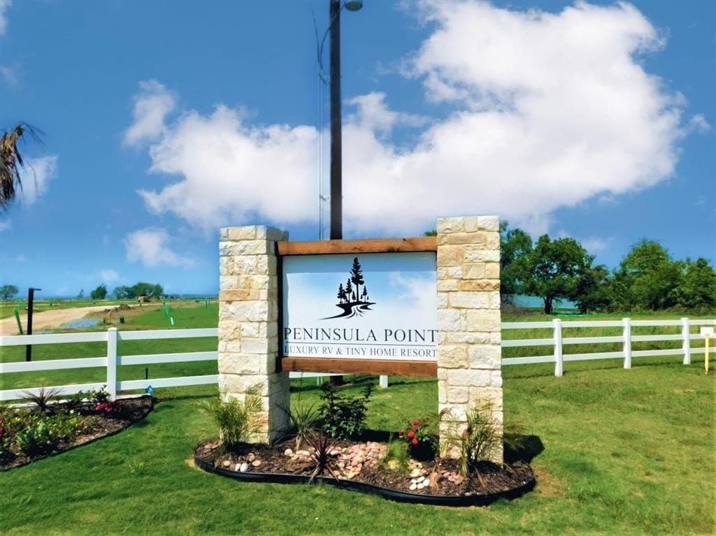 0.1 acres in Navarro County - photo 33