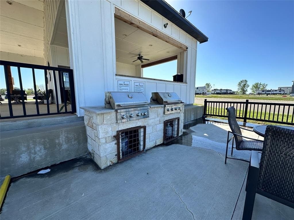 0.1 acres in Navarro County - photo 35