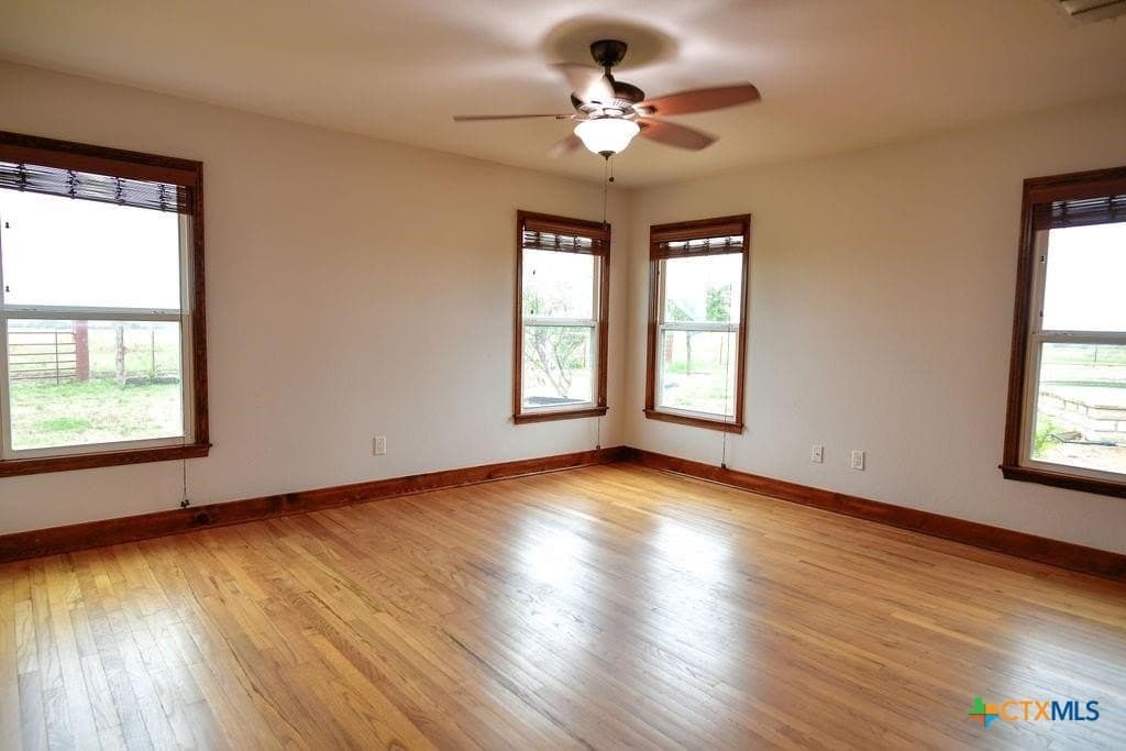 317.33 acres in Williamson County - photo 16