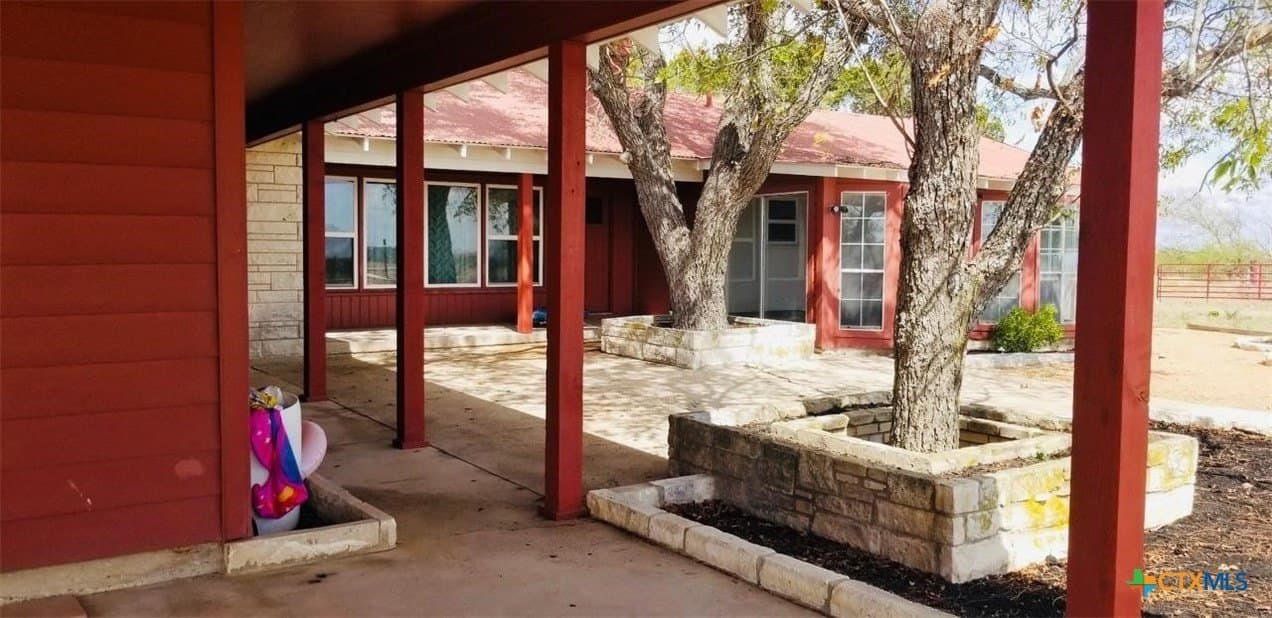 317.33 acres in Williamson County - photo 4