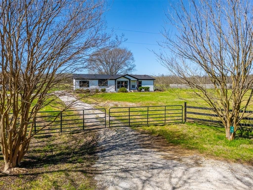 13.72 acres in Hill County - photo 26