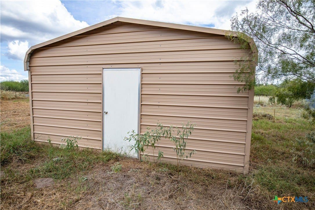 408.33 acres in DeWitt County - photo 33