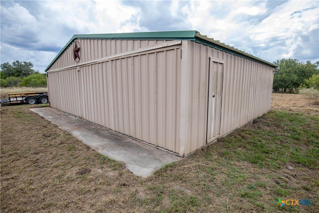 408.33 acres in DeWitt County - photo 45