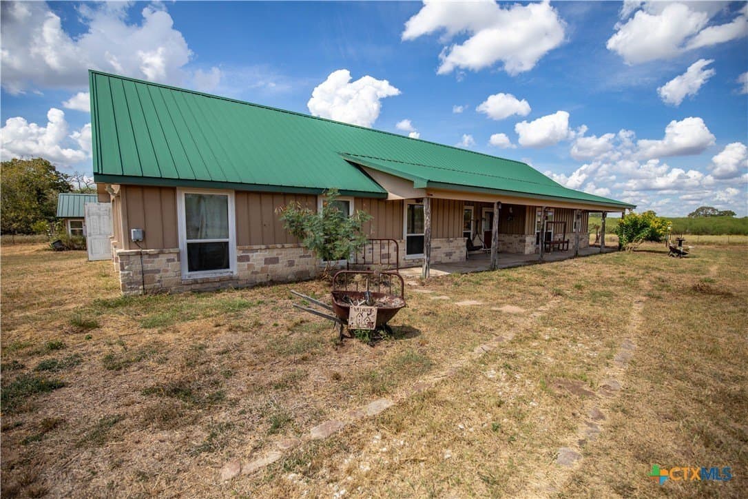 408.33 acres in DeWitt County - photo 41