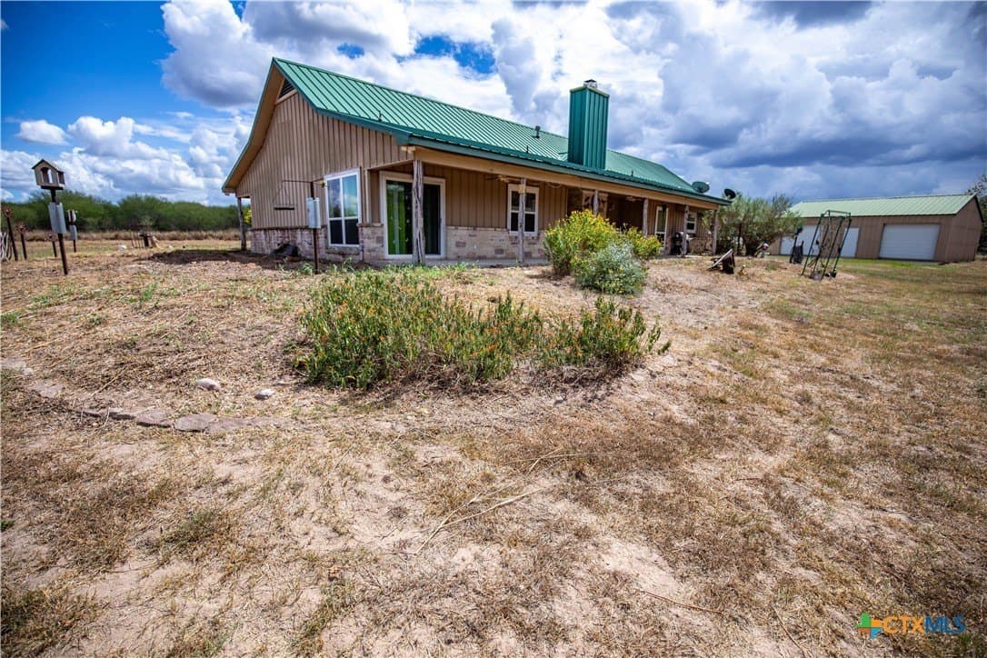 408.33 acres in DeWitt County - photo 40