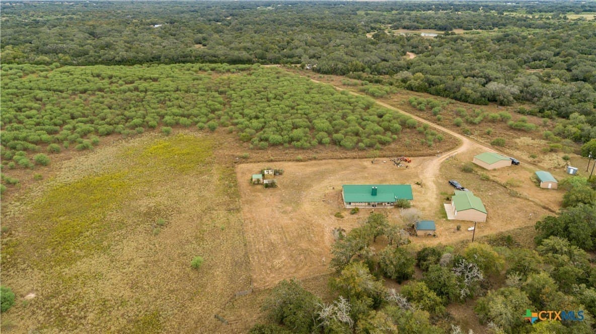 408.33 acres in DeWitt County - photo 6