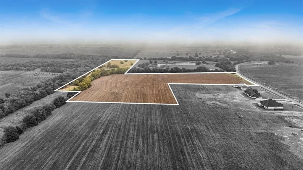 19.63 acres in Hunt County - photo 2