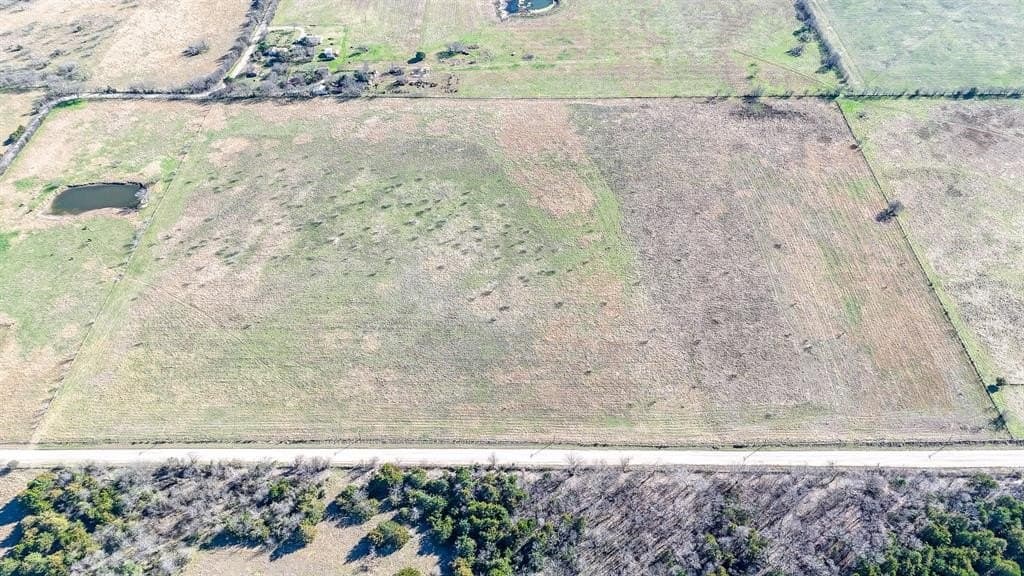 5.03 acres in Navarro County - photo 5