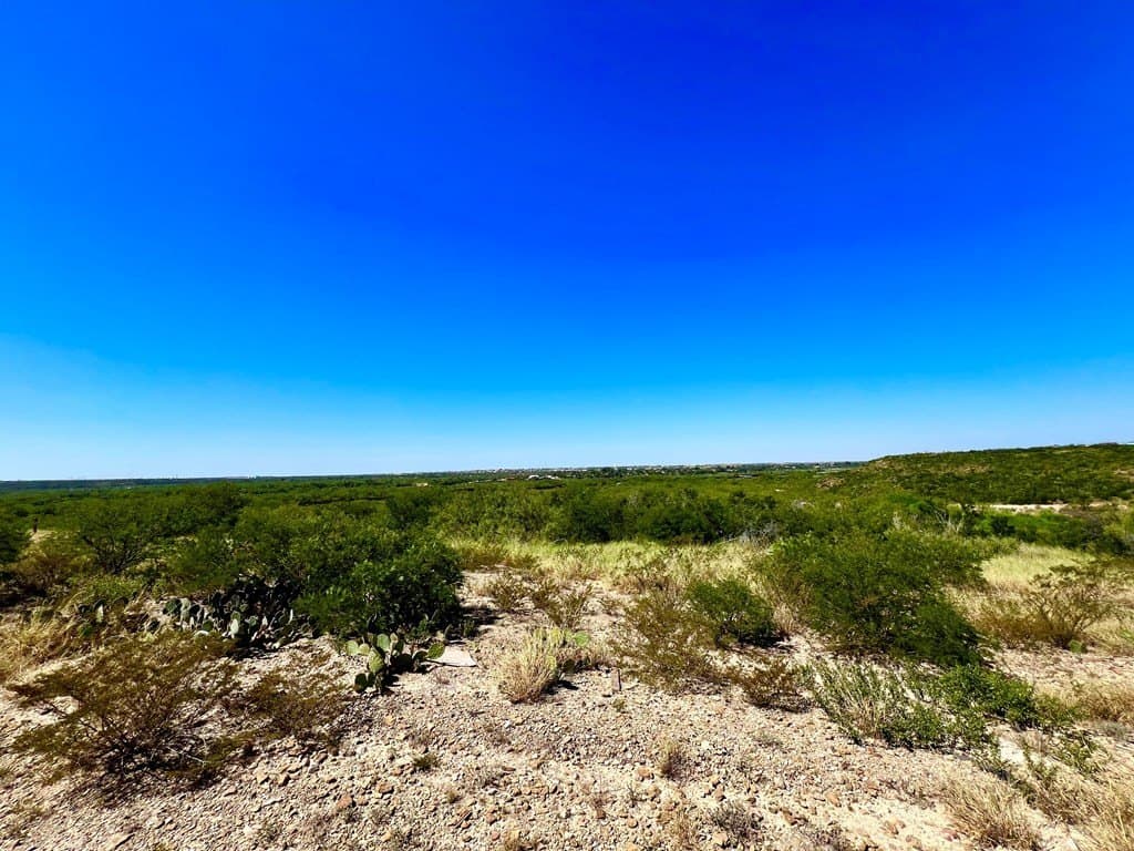 0.39 acres in Maverick County - photo 4