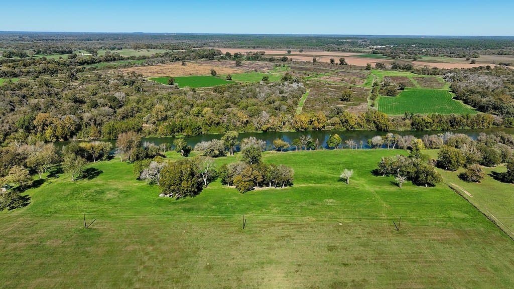 4.91 acres in Fayette County - photo 4