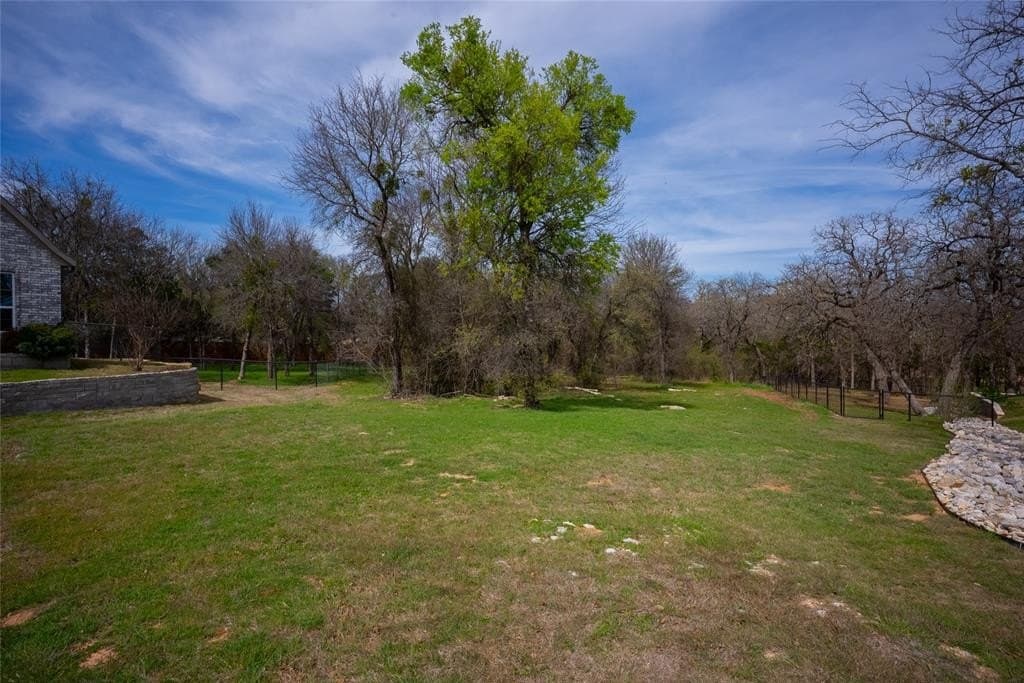 0.75 acres in Hood County - photo 11