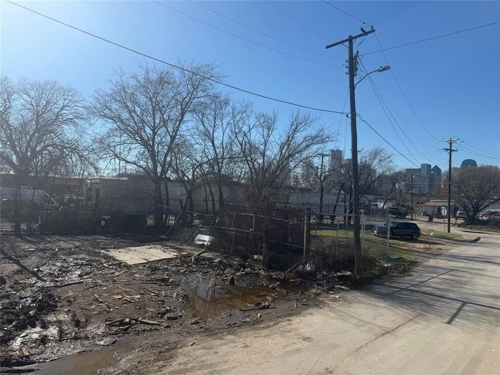 0.04 acres in Dallas County - photo 4