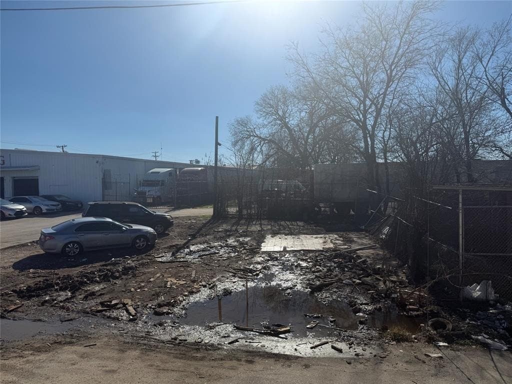 0.04 acres in Dallas County - photo 16