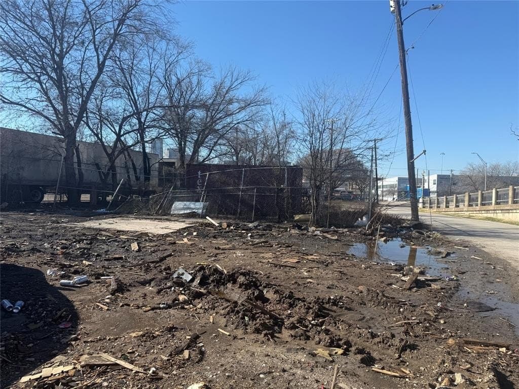 0.04 acres in Dallas County - photo 18
