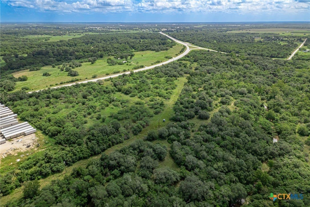 124.18 acres in DeWitt County - photo 9