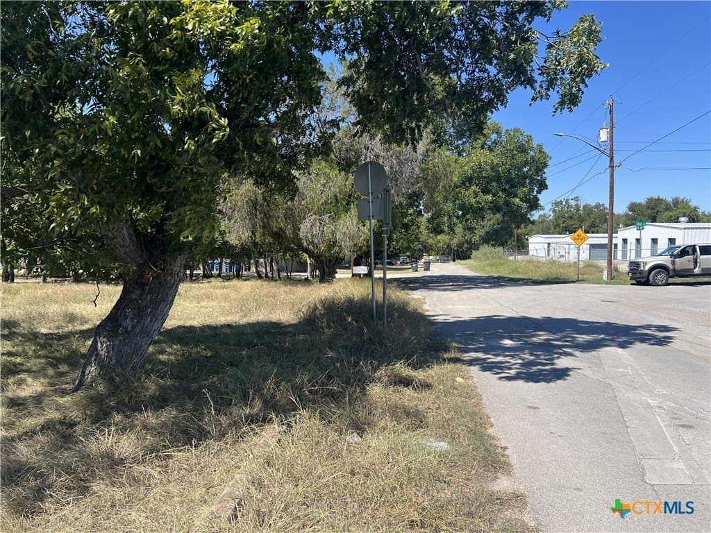 3.71 acres in Comal County - photo 4