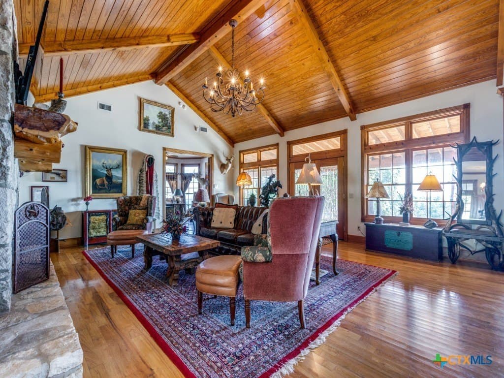 10 acres in Hays County - photo 5