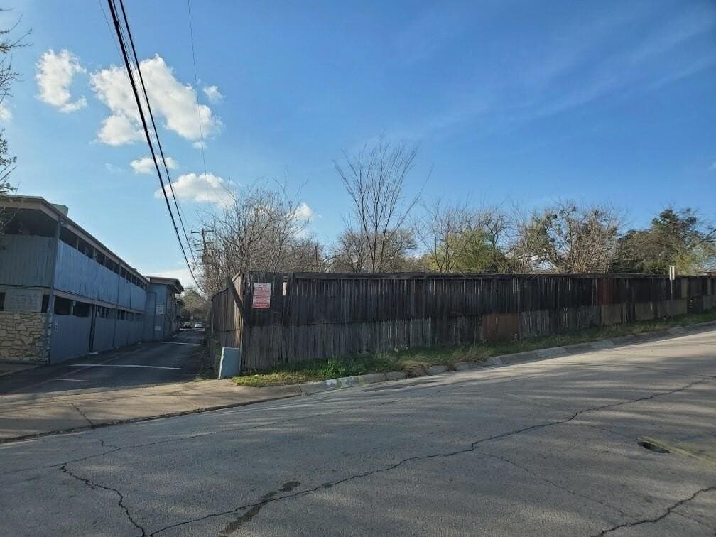 0.25 acres in Tarrant County - photo 8