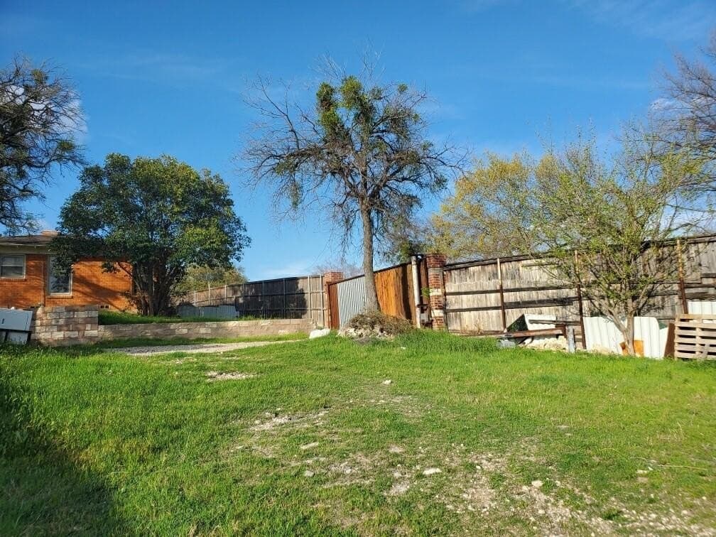 0.25 acres in Tarrant County - photo 4