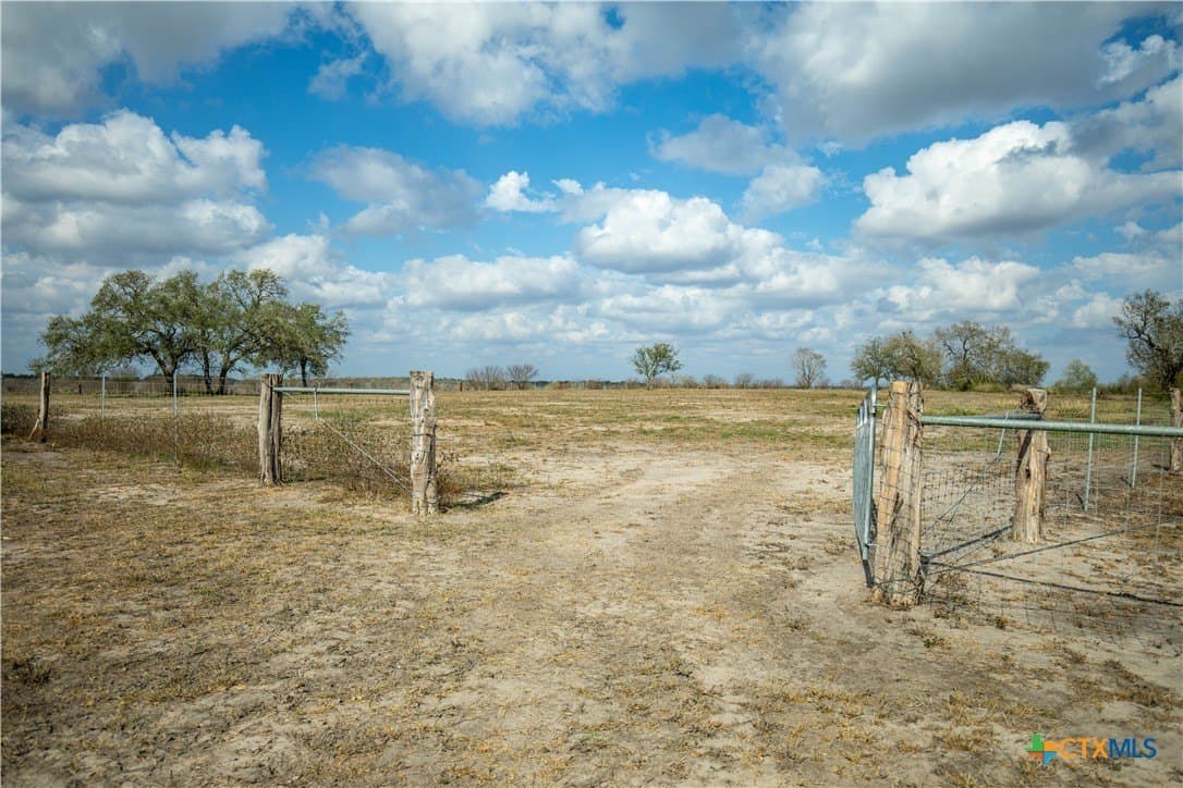 50 acres in DeWitt County - photo 10