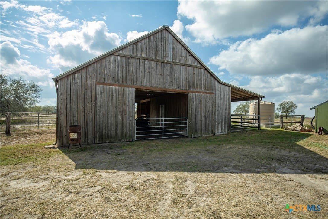 50 acres in DeWitt County - photo 24