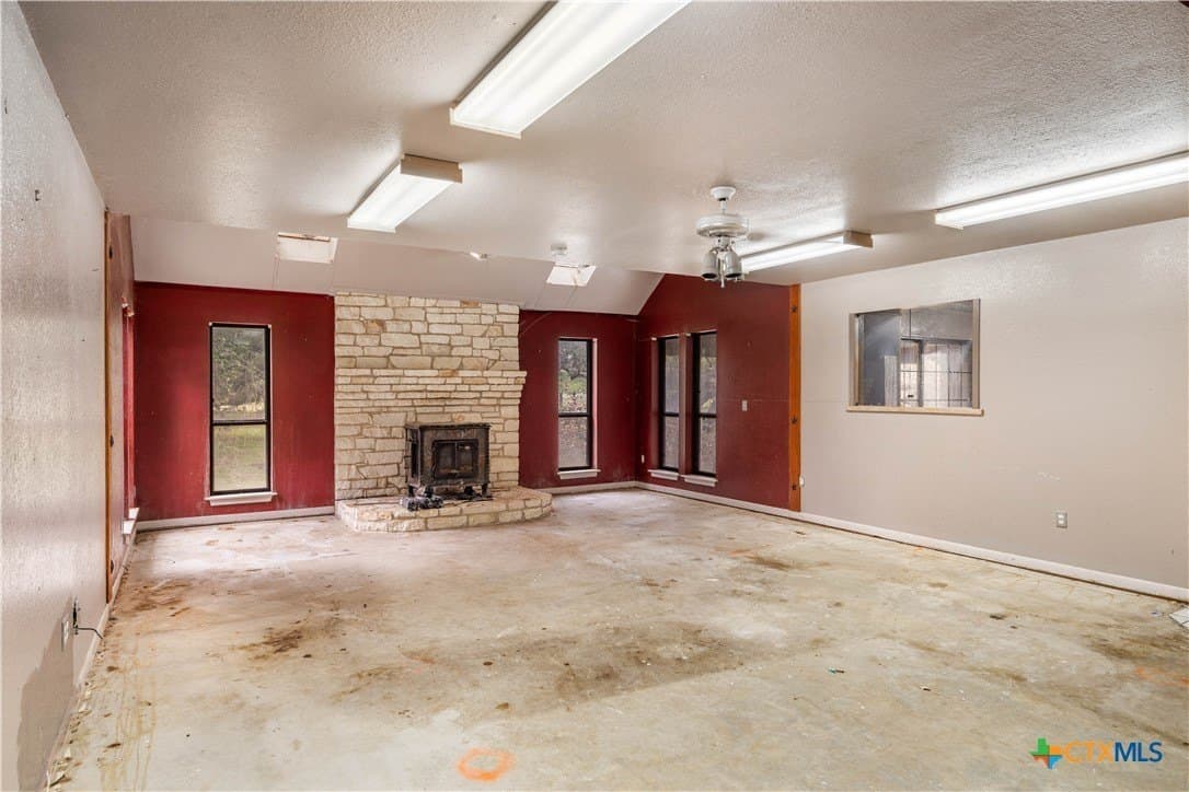 35 acres in DeWitt County - photo 8
