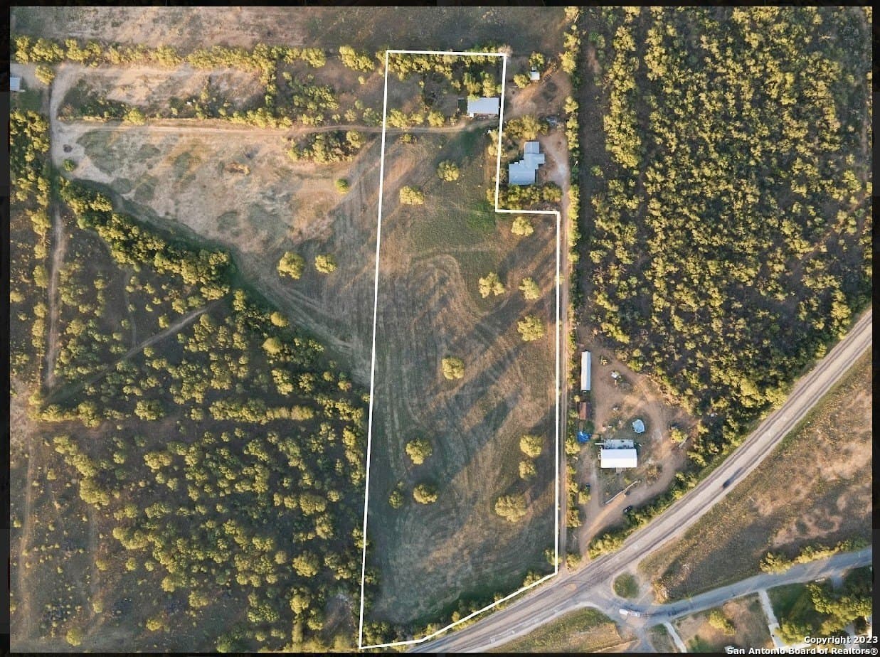 10 acres in Frio County - photo 2