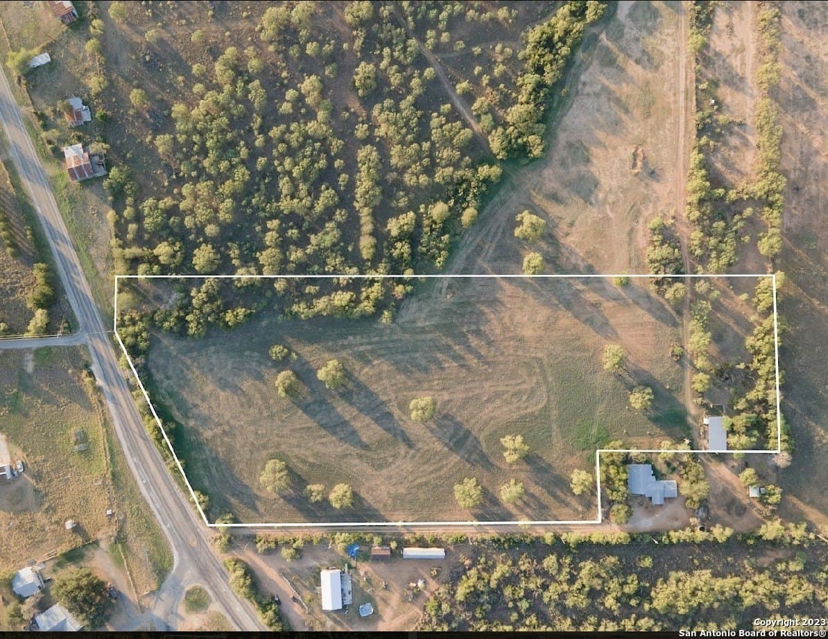 10 acres in Frio County - photo 5