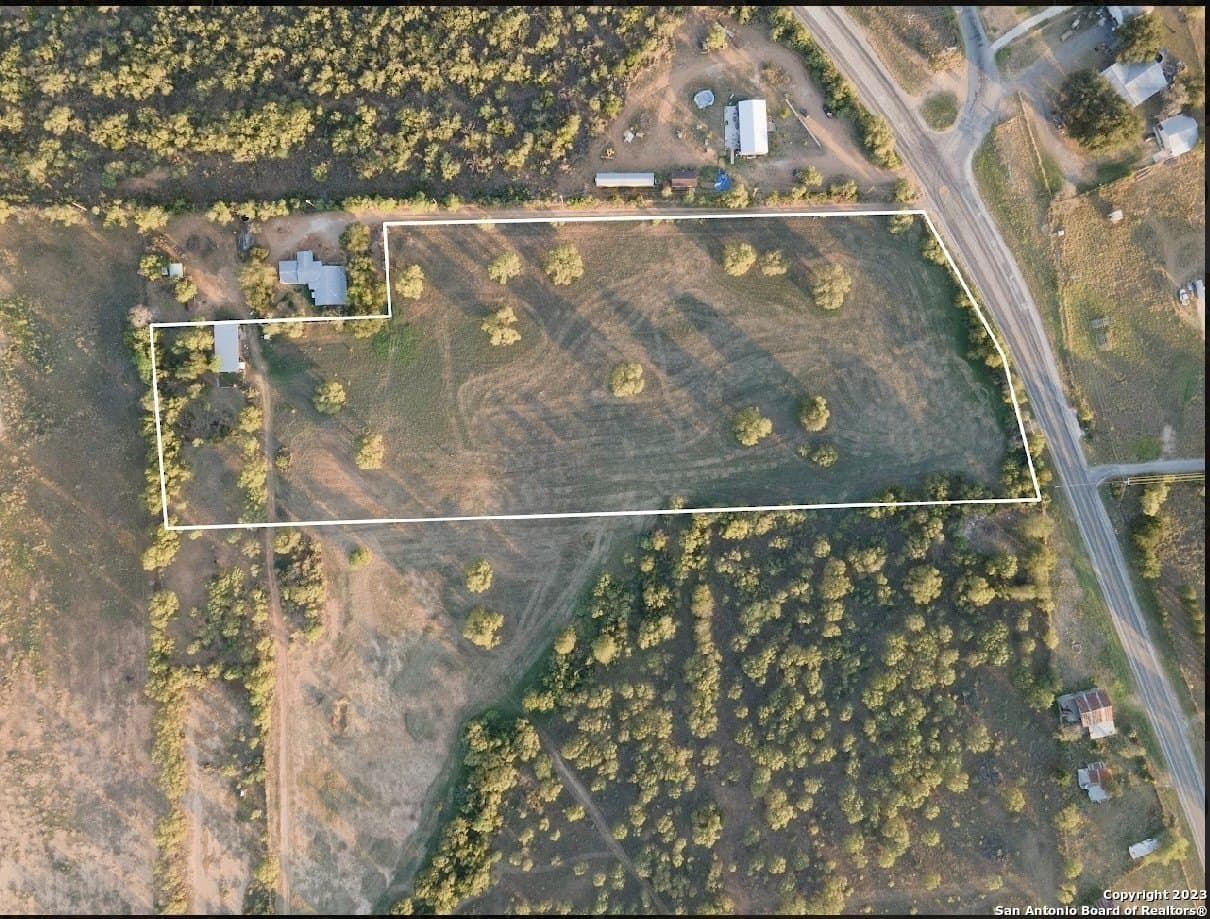 10 acres in Frio County - photo 3