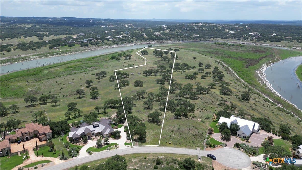 11.63 acres in Comal County - photo 2
