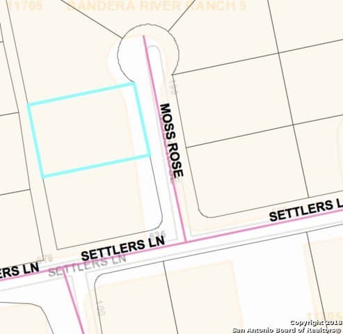 0.5 acres in Bandera County - photo 4