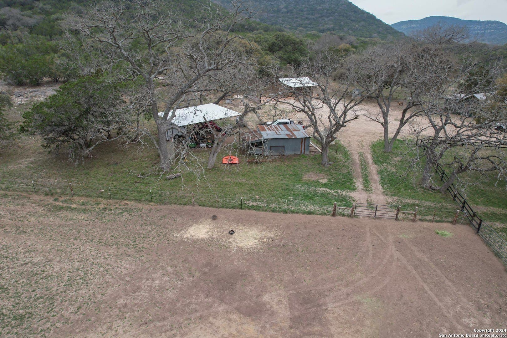 49.56 acres in Real County - photo 5