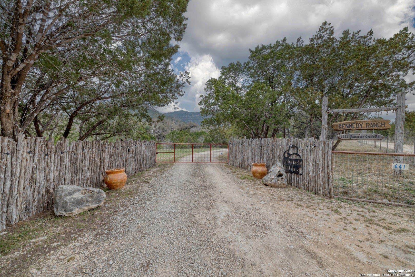 49.56 acres in Real County - photo 2