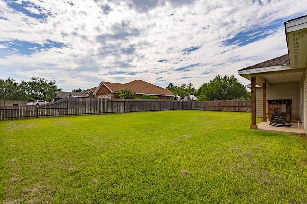 9,300 acres in Uvalde County - photo 39