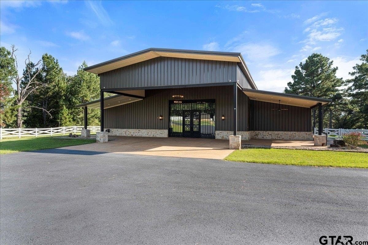 126.76 acres in Smith County - photo 4